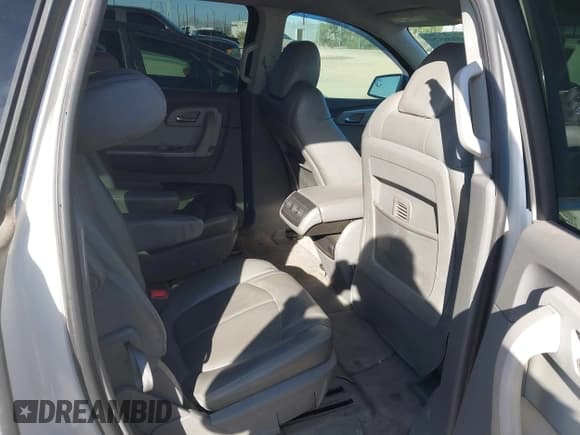 ✅ 2012 Chevrolet Traverse 1LT • VIN: 1GNKRGED7CJ408293 • Lot: 43498829. Wystawiony na IAAI z przebiegiem 133 027 mil. Bezpłatny archiwum sprzedaży aukcyjnych z USA i szczegółowy raport historii pojazdu na DreamBid. Zdjęcie 8.