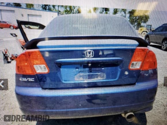 ✅ 2005 Honda Civic LX • VIN: 2HGES15685H521121 • Lot: 61270545. Wystawiony na Copart z przebiegiem Nie podano. Bezpłatny archiwum sprzedaży aukcyjnych z USA i szczegółowy raport historii pojazdu na DreamBid. Zdjęcie 6.