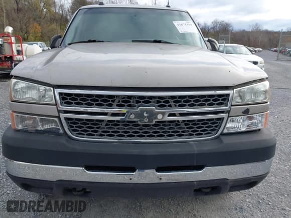 ✅ 2005 Chevrolet Silverado 2500HD LS • VIN: 1GCHK23235F842020 • Lot: 43671164. Wystawiony na IAAI z przebiegiem 270 891 mil. Bezpłatny archiwum sprzedaży aukcyjnych z USA i szczegółowy raport historii pojazdu na DreamBid. Zdjęcie 12.