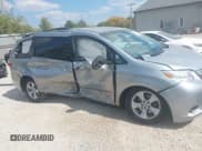 ✅ 2015 Toyota Sienna LE • VIN: 5TDKK3DC4FS575233 • Lot: 43251515. Listed on IAAI with 161,608 mi. Free auction sales archive from the USA and detailed vehicle history report at DreamBid. Image 6.