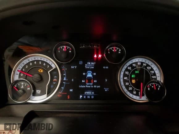 ✅ 2018 Ram 2500 Big Horn • VIN: 3C6UR5DJ6JG183111 • Лот: 56595505. Опубликован ранее на Copart с пробегом 278 962 миль. Бесплатный доступ к архиву аукционных продаж из США и подробный отчёт об истории автомобиля на DreamBid. Изображение 9.