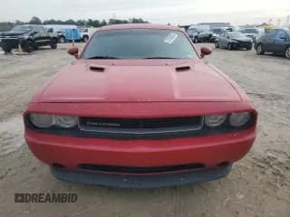 ✅ 2013 Dodge Challenger Rallye Redline • VIN: 2C3CDYAG7DH568599 • Lot: 87656935. Wystawiony na Copart z przebiegiem 144 565 mil. Bezpłatny archiwum sprzedaży aukcyjnych z USA i szczegółowy raport historii pojazdu na DreamBid. Zdjęcie 5.