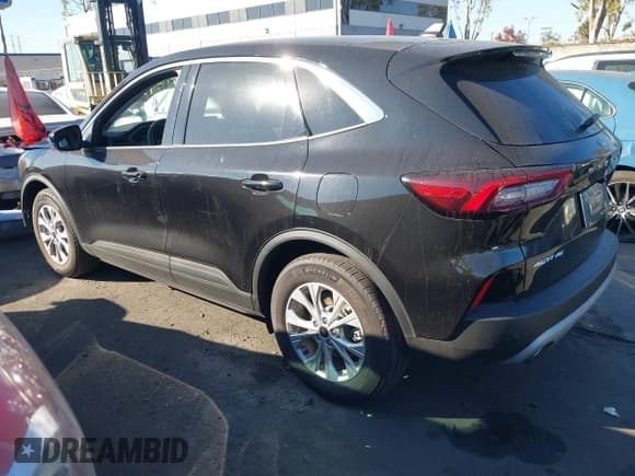 ✅ 2024 Ford Escape Active • VIN: 1FMCU0GN2RUB51944 • Lot: 43524391. Wystawiony na IAAI z przebiegiem 5 997 mil. Bezpłatny archiwum sprzedaży aukcyjnych z USA i szczegółowy raport historii pojazdu na DreamBid. Zdjęcie 3.