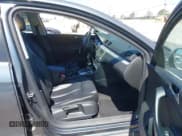 ✅ 2009 Volkswagen Passat Komfort • VIN: WVWJK73C79P058026 • Lot: 42560279. Listed on IAAI with 147,344 mi. Free auction sales archive from the USA and detailed vehicle history report at DreamBid. Image 5.