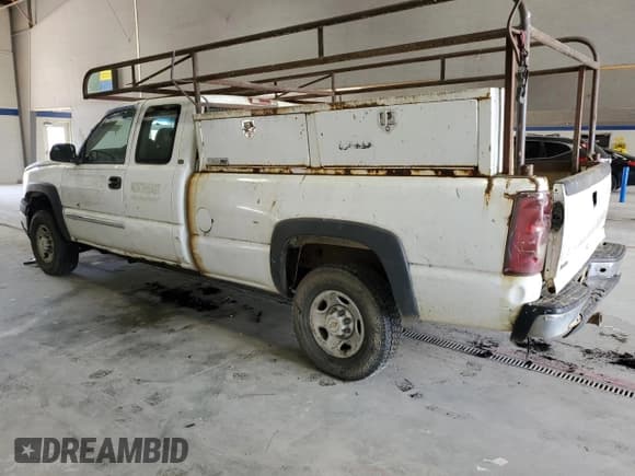 ✅ 2003 Chevrolet Silverado 2500HD LS • VIN: 1GCHC29U33E133435 • Lot: 56750225. Listed on Copart with 343,001 mi. Free auction sales archive from the USA and detailed vehicle history report at DreamBid. Image 2.