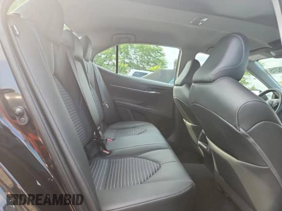 2022 Toyota Camry SE z VIN 4T1G11BK6NU058190, wystawiony jako Copart lot #64806315 z przebiegiem 32 091 mil mil oraz Szkoda całkowita • Salvage title. Historia ofert i sprzedaży dostępna na DreamBid. Obrazek 10.