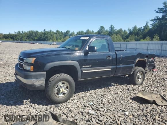 ✅ 2007 Chevrolet Silverado 2500HD Work Truck • VIN: 1GCHK24U87E105372 • Лот: 68806914. Опубликован ранее на Copart с пробегом 95 790 миль. Бесплатный доступ к архиву аукционных продаж из США и подробный отчёт об истории автомобиля на DreamBid. Изображение 1.