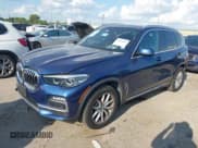 ✅ 2020 BMW X5 sDrive40i • VIN: 5UXCR4C07L9C49693 • Lot: 43263987. Wystawiony na IAAI z przebiegiem 50 000 mil. Bezpłatny archiwum sprzedaży aukcyjnych z USA i szczegółowy raport historii pojazdu na DreamBid. Zdjęcie 2.