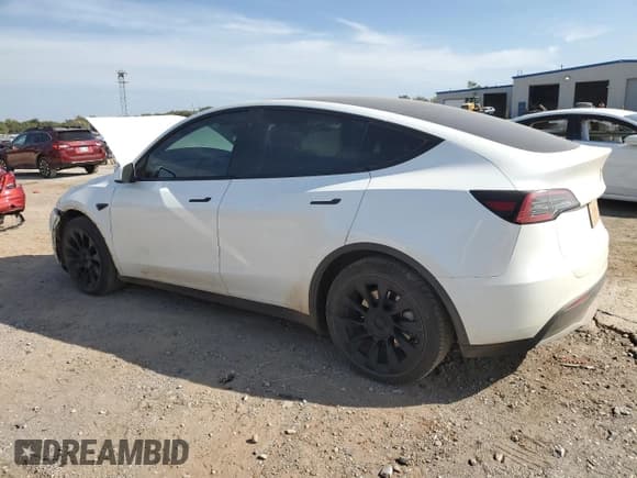 ✅ 2023 Tesla Model Y Long Range • VIN: 7SAYGDEE5PF624188 • Lot: 87409915. Wystawiony na Copart z przebiegiem 61 247 mil. Bezpłatny archiwum sprzedaży aukcyjnych z USA i szczegółowy raport historii pojazdu na DreamBid. Zdjęcie 2.