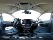 ✅ 2023 Chrysler Pacifica Hybrid Touring L • VIN: 2C4RC1L77PR618204 • Lot: 42736280. Wystawiony na IAAI z przebiegiem 74 611 mil. Bezpłatny archiwum sprzedaży aukcyjnych z USA i szczegółowy raport historii pojazdu na DreamBid. Zdjęcie 18.