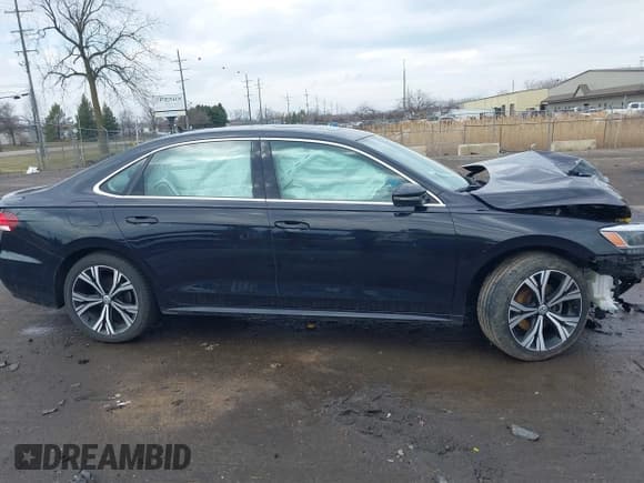 ✅ 2021 Volkswagen Passat SE • VIN: 1VWSA7A36MC014185 • Лот: 41915701. Опубликован ранее на IAAI с пробегом 175 043 миль. Бесплатный доступ к архиву аукционных продаж из США и подробный отчёт об истории автомобиля на DreamBid. Изображение 13.