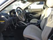 ✅ 2013 Hyundai Veloster w/Black Int • VIN: KMHTC6AD3DU125416 • Lot: 41410175. Wystawiony na Copart z przebiegiem 77 546 mil. Bezpłatny archiwum sprzedaży aukcyjnych z USA i szczegółowy raport historii pojazdu na DreamBid. Zdjęcie 7.