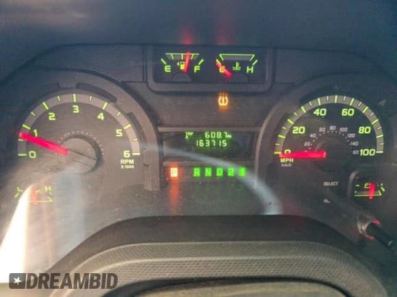 ✅ 2012 Ford Econoline Cargo Commercial • VIN: 1FTNE2EW5CDB25850 • Lot: 90483545. Wystawiony na Copart z przebiegiem 163 715 mil. Bezpłatny archiwum sprzedaży aukcyjnych z USA i szczegółowy raport historii pojazdu na DreamBid. Zdjęcie 8.