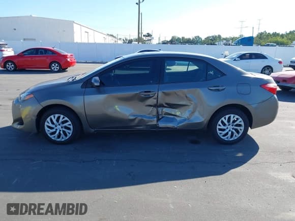 ✅ 2018 Toyota Corolla SE • VIN: 5YFBURHE2JP775327 • Lot: 43616858. Listed on IAAI with 41,155 mi. Free auction sales archive from the USA and detailed vehicle history report at DreamBid. Image 14.