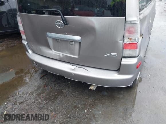 ✅ 2006 Scion xB • VIN: JTLKT324064092783 • Lot: 41498616. Wystawiony na IAAI z przebiegiem 231 380 mil. Bezpłatny archiwum sprzedaży aukcyjnych z USA i szczegółowy raport historii pojazdu na DreamBid. Zdjęcie 6.