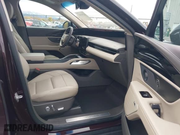 ✅ 2024 Lincoln Nautilus Premiere • VIN: 5LMPJ8JA5RJ862311 • Лот: 43703661. Опубликован ранее на IAAI с пробегом 12 690 миль. Бесплатный доступ к архиву аукционных продаж из США и подробный отчёт об истории автомобиля на DreamBid. Изображение 5.