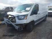 ✅ 2018 Ford Transit • VIN: 1FTYR2YM4JKB09904 • Lot: 41415555. Wystawiony na IAAI z przebiegiem 101 664 mil. Bezpłatny archiwum sprzedaży aukcyjnych z USA i szczegółowy raport historii pojazdu na DreamBid. Zdjęcie 17.