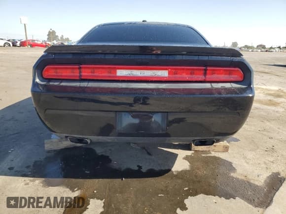 ✅ 2014 Dodge Challenger R/T • VIN: 2C3CDYBT3EH196613 • Lot: 72367484. Wystawiony na Copart z przebiegiem 128 481 mil. Bezpłatny archiwum sprzedaży aukcyjnych z USA i szczegółowy raport historii pojazdu na DreamBid. Zdjęcie 6.