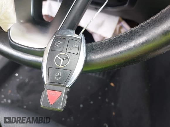 ✅ 2017 Mercedes-Benz C 300 • VIN: 55SWF4JB1HU225412 • Lot: 43404933. Wystawiony na IAAI z przebiegiem 113 244 mil. Bezpłatny archiwum sprzedaży aukcyjnych z USA i szczegółowy raport historii pojazdu na DreamBid. Zdjęcie 11.