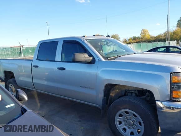 2015 Chevrolet Silverado 2500HD LT с VIN 1GC1KVEG7FF170119, выставлен на аукционе IAAI как лот 43331947 с пробегом 214 573 миль миль и . История ставок и продаж доступна на DreamBid. Изображение 13.