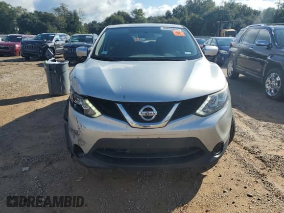 ✅ 2017 Nissan Rogue S • VIN: JN1BJ1CP7HW015725 • Lot: 89808605. Listed on Copart with 127,426 mi. Free auction sales archive from the USA and detailed vehicle history report at DreamBid. Image 5.