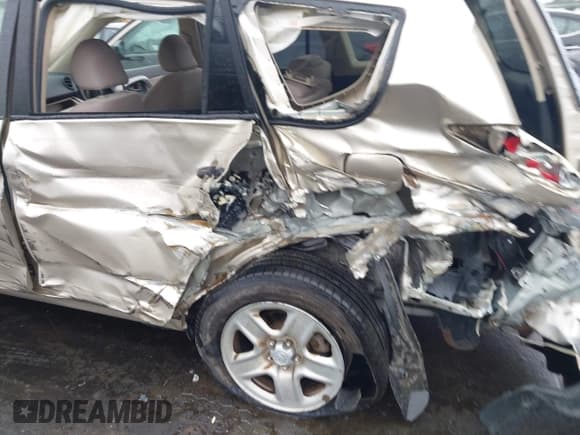 ✅ 2007 Toyota RAV4 • VIN: JTMZK33V076007175 • Лот: 43584972. Опубликован ранее на IAAI с пробегом 142 474 миль. Бесплатный доступ к архиву аукционных продаж из США и подробный отчёт об истории автомобиля на DreamBid. Изображение 6.