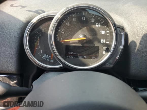 ✅ 2019 MINI Countryman Cooper • VIN: WMZYV5C53K3F58065 • Lot: 62221395. Wystawiony na Copart z przebiegiem 109 108 mil. Bezpłatny archiwum sprzedaży aukcyjnych z USA i szczegółowy raport historii pojazdu na DreamBid. Zdjęcie 9.