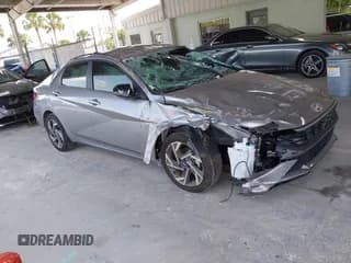 ✅ 2025 Hyundai Elantra SEL Sport • VIN: KMHLM4DG3SU866654 • Lot: 42441058. Listed on IAAI with 4,605 mi. Free auction sales archive from the USA and detailed vehicle history report at DreamBid. Image 1.