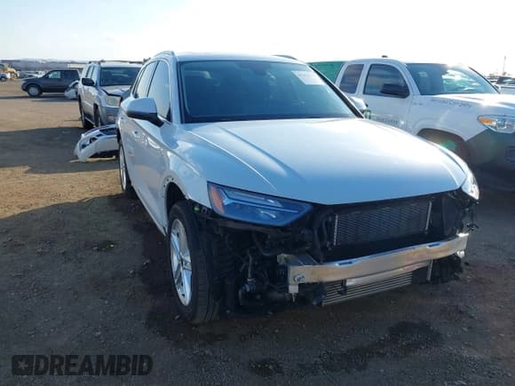 ✅ 2024 Audi Q5 S line Premium Plus • VIN: WA1E2AFY0R2070483 • Lot: 41450908. Wystawiony na IAAI z przebiegiem 12 881 mil. Bezpłatny archiwum sprzedaży aukcyjnych z USA i szczegółowy raport historii pojazdu na DreamBid. Zdjęcie 6.