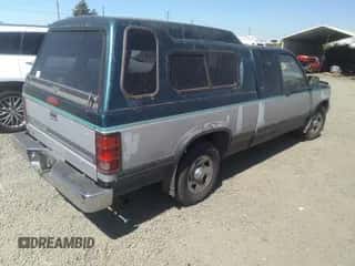 1995 Dodge Dakota z VIN 1B7GL23X3SS151397, wystawiony jako IAAI lot #43077255 z przebiegiem 166 791 mil mil oraz . Historia ofert i sprzedaży dostępna na DreamBid. Obrazek 4.