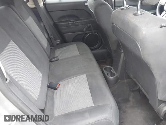 ✅ 2017 Jeep Patriot Sport • VIN: 1C4NJPBA6HD207420 • Lot: 42279430. Listed on IAAI with 142,129 mi. Free auction sales archive from the USA and detailed vehicle history report at DreamBid. Image 8.