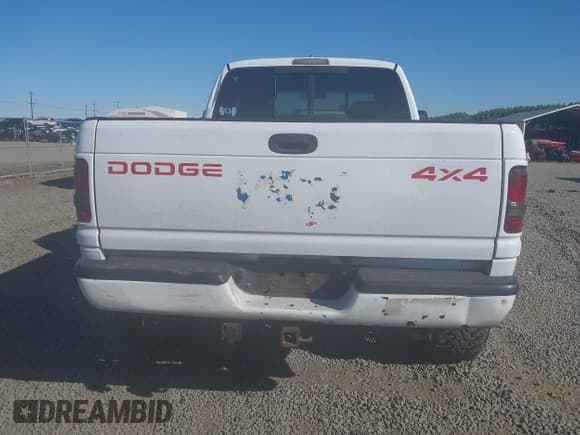 ✅ 1998 Dodge 2500 • VIN: 1B7KF2363WJ175493 • Lot: 42791635. Wystawiony na IAAI z przebiegiem 240 056 mil. Bezpłatny archiwum sprzedaży aukcyjnych z USA i szczegółowy raport historii pojazdu na DreamBid. Zdjęcie 17.