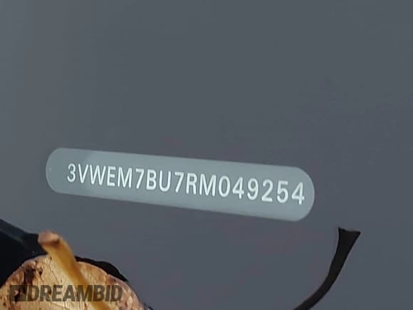 ✅ 2024 Volkswagen Jetta SE • VIN: 3VWEM7BU7RM049254 • Lot: 43887025. Wystawiony na IAAI z przebiegiem 29 676 mil. Bezpłatny archiwum sprzedaży aukcyjnych z USA i szczegółowy raport historii pojazdu na DreamBid. Zdjęcie 9.