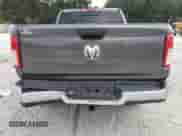 2020 Ram 1500 Tradesman z VIN 1C6RREGTXLN237345, wystawiony jako Copart lot #71566015 z przebiegiem 69 685 mil mil oraz Szkoda całkowita • Salvage title. Historia ofert i sprzedaży dostępna na DreamBid. Obrazek 6.