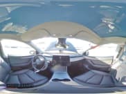 ✅ 2024 Tesla Model Y • VIN: 7SAYGDED9RF099811 • Lot: 90992675. Wystawiony na Copart z przebiegiem 21 419 mil. Bezpłatny archiwum sprzedaży aukcyjnych z USA i szczegółowy raport historii pojazdu na DreamBid. Zdjęcie 15.