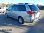 2005 Toyota Sienna LE z VIN 5TDZA23C55S326516, wystawiony jako IAAI lot #43476821 z przebiegiem 117 254 mil mil oraz . Historia ofert i sprzedaży dostępna na DreamBid. Obrazek 3.