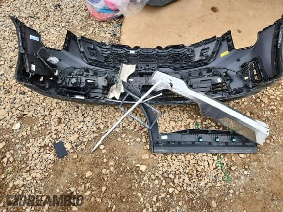 ✅ 2025 Kia Sorento EX • VIN: 5XYRH4JF9SG333983 • Lot: 89610715. Wystawiony na Copart z przebiegiem 17 993 mil. Bezpłatny archiwum sprzedaży aukcyjnych z USA i szczegółowy raport historii pojazdu na DreamBid. Zdjęcie 13.