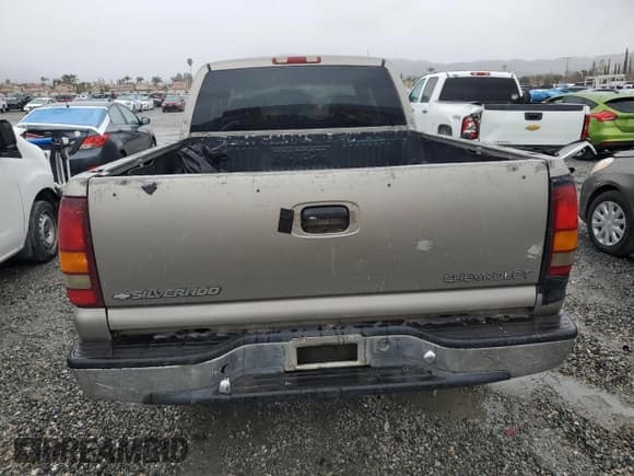 ✅ 2001 Chevrolet Silverado 1500 • VIN: 1GCEC19T41Z183786 • Лот: 48969815. Опубликован ранее на Copart с пробегом 516 482 миль. Бесплатный доступ к архиву аукционных продаж из США и подробный отчёт об истории автомобиля на DreamBid. Изображение 6.
