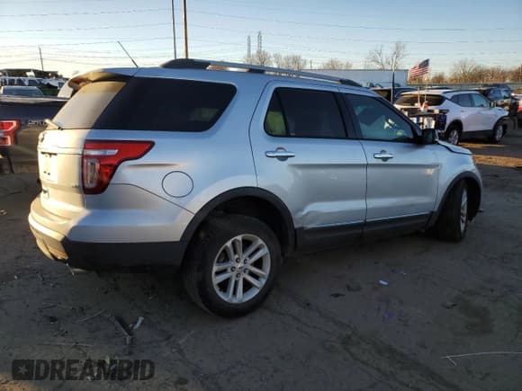 ✅ 2015 Ford Explorer XLT • VIN: 1FM5K8D83FGC03958 • Lot: 91534865. Listed on Copart with 162,936 mi. Free auction sales archive from the USA and detailed vehicle history report at DreamBid. Image 3.