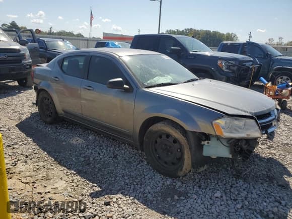 ✅ 2012 Dodge Avenger SE • VIN: 1C3CDZAB5CN323557 • Лот: 72334594. Опубликован ранее на Copart с пробегом 170 874 миль. Бесплатный доступ к архиву аукционных продаж из США и подробный отчёт об истории автомобиля на DreamBid. Изображение 4.