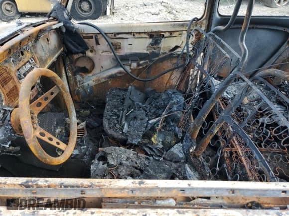 ✅ 1971 Volkswagen Beetle • VIN: 1113067509 • Lot: 80431285. Listed on Copart with Not provided. Free auction sales archive from the USA and detailed vehicle history report at DreamBid. Image 7.