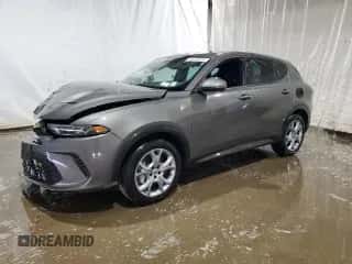 2024 Dodge Hornet R/T z VIN ZACPDFCWXR3A32989, wystawiony jako Copart lot #60860585 z przebiegiem 22 837 mil mil oraz Czysty tytuł • Clean title. Historia ofert i sprzedaży dostępna na DreamBid. Obrazek 1.