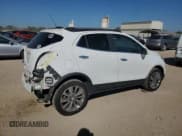 ✅ 2020 Buick Encore Preferred • VIN: KL4CJESB1LB341609 • Lot: 86071105. Wystawiony na Copart z przebiegiem 72 447 mil. Bezpłatny archiwum sprzedaży aukcyjnych z USA i szczegółowy raport historii pojazdu na DreamBid. Zdjęcie 3.