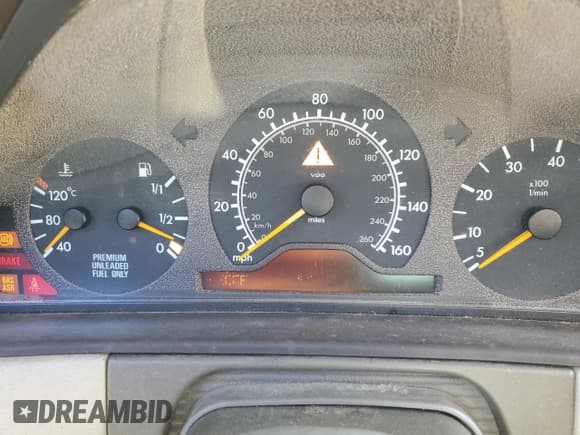 ✅ 1997 Mercedes-Benz E 320 • VIN: WDBJF55F9VA334279 • Lot: 87250355. Wystawiony na Copart z przebiegiem Nie podano. Bezpłatny archiwum sprzedaży aukcyjnych z USA i szczegółowy raport historii pojazdu na DreamBid. Zdjęcie 9.