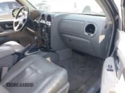 ✅ 2005 GMC Envoy SLE • VIN: 1GKES16S556182334 • Lot: 41830782. Listed on IAAI with 282,859 mi. Free auction sales archive from the USA and detailed vehicle history report at DreamBid. Image 5.