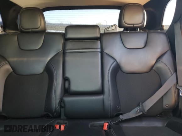 ✅ 2019 Jeep Cherokee Altitude • VIN: 1C4PJMLX8KD398775 • Lot: 85402575. Wystawiony na Copart z przebiegiem 71 503 mil. Bezpłatny archiwum sprzedaży aukcyjnych z USA i szczegółowy raport historii pojazdu na DreamBid. Zdjęcie 10.