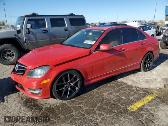 ✅ 2014 Mercedes-Benz C 300 Sport • VIN: WDDGF8AB5EG256280 • Lot: 90422895. Wystawiony na Copart z przebiegiem 162 609 mil. Bezpłatny archiwum sprzedaży aukcyjnych z USA i szczegółowy raport historii pojazdu na DreamBid. Zdjęcie 1.