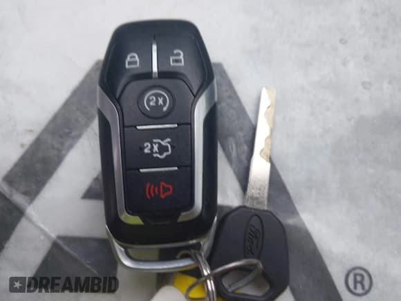 ✅ 2014 Ford Fusion Titanium Hybrid • VIN: 3FA6P0RU8ER397997 • Lot: 43501084. Wystawiony na IAAI z przebiegiem 90 124 mil. Bezpłatny archiwum sprzedaży aukcyjnych z USA i szczegółowy raport historii pojazdu na DreamBid. Zdjęcie 11.