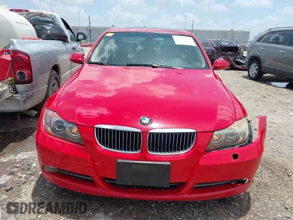 ✅ 2006 BMW 3 Series 330i • VIN: WBAVB33506KS36618 • Lot: 42527037. Listed on IAAI with 148,128 mi. Free auction sales archive from the USA and detailed vehicle history report at DreamBid. Image 12.