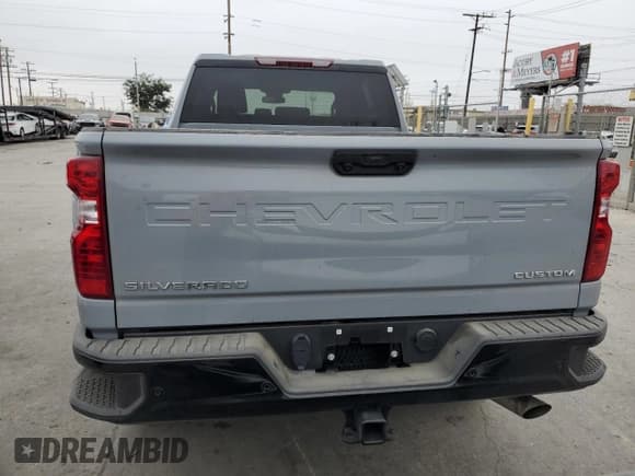 ✅ 2025 Chevrolet Silverado 2500HD Custom • VIN: 2GC4KME7XS1122705 • Lot: 67320595. Wystawiony na Copart z przebiegiem 7 276 mil. Bezpłatny archiwum sprzedaży aukcyjnych z USA i szczegółowy raport historii pojazdu na DreamBid. Zdjęcie 6.